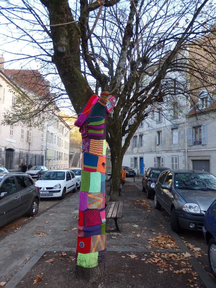 Des couleurs qui réchauffent sur la place du Jura à Besançon